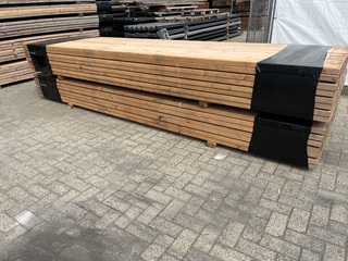 Ca. 49x Houten balken